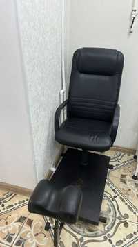 Продам кресло для педикюра, чёрного цвета, в отличном состоянии