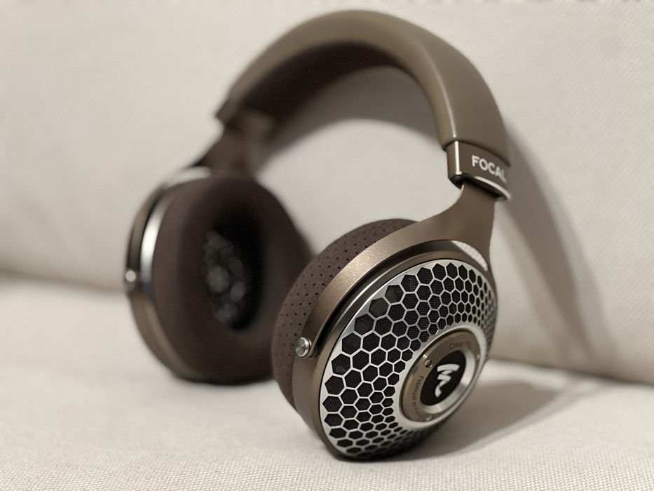 Casti Focal Clear MG aproape noi