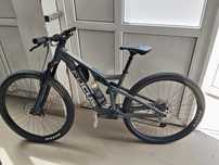 Bicicleta full suspension Focus Thron 6.8