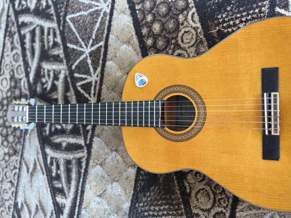 Gitara sotiladi srochna