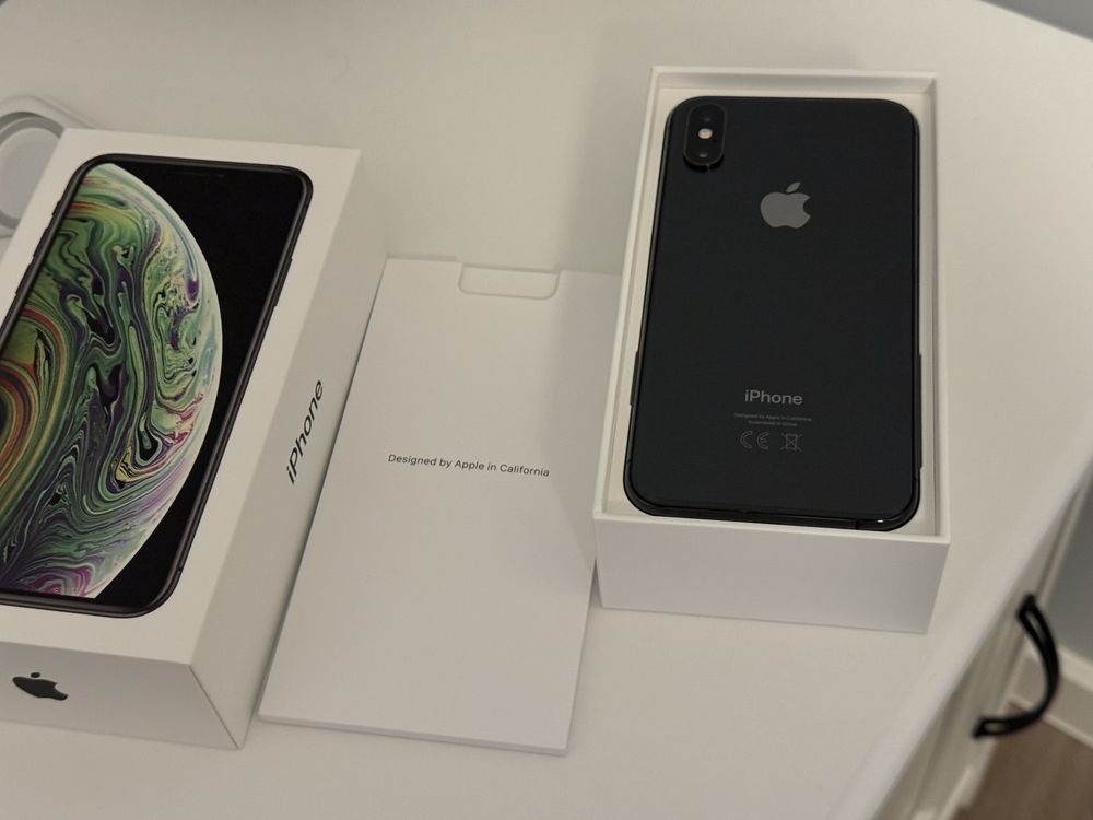 IPhone XS 256GB Space grey като от магазина