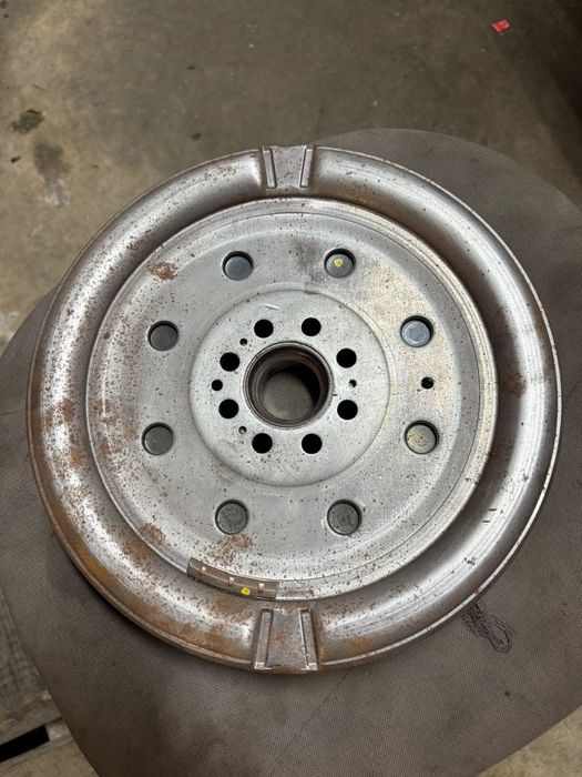 Volanta cu masa dubla  pentru AUDI A3, TT ,SEAT ALTEA, ALTEA XL, LEON