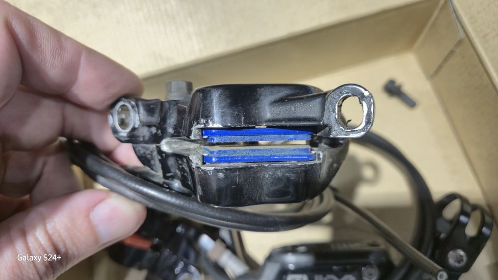 Frane hidraulice Sram Guide RS 4 pistoane