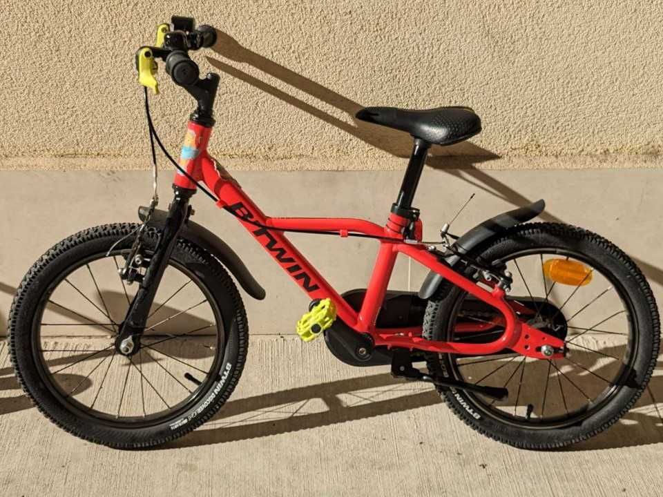 Алуминиев детски велосипед 16", на 4–6 години + помощни колела подарък