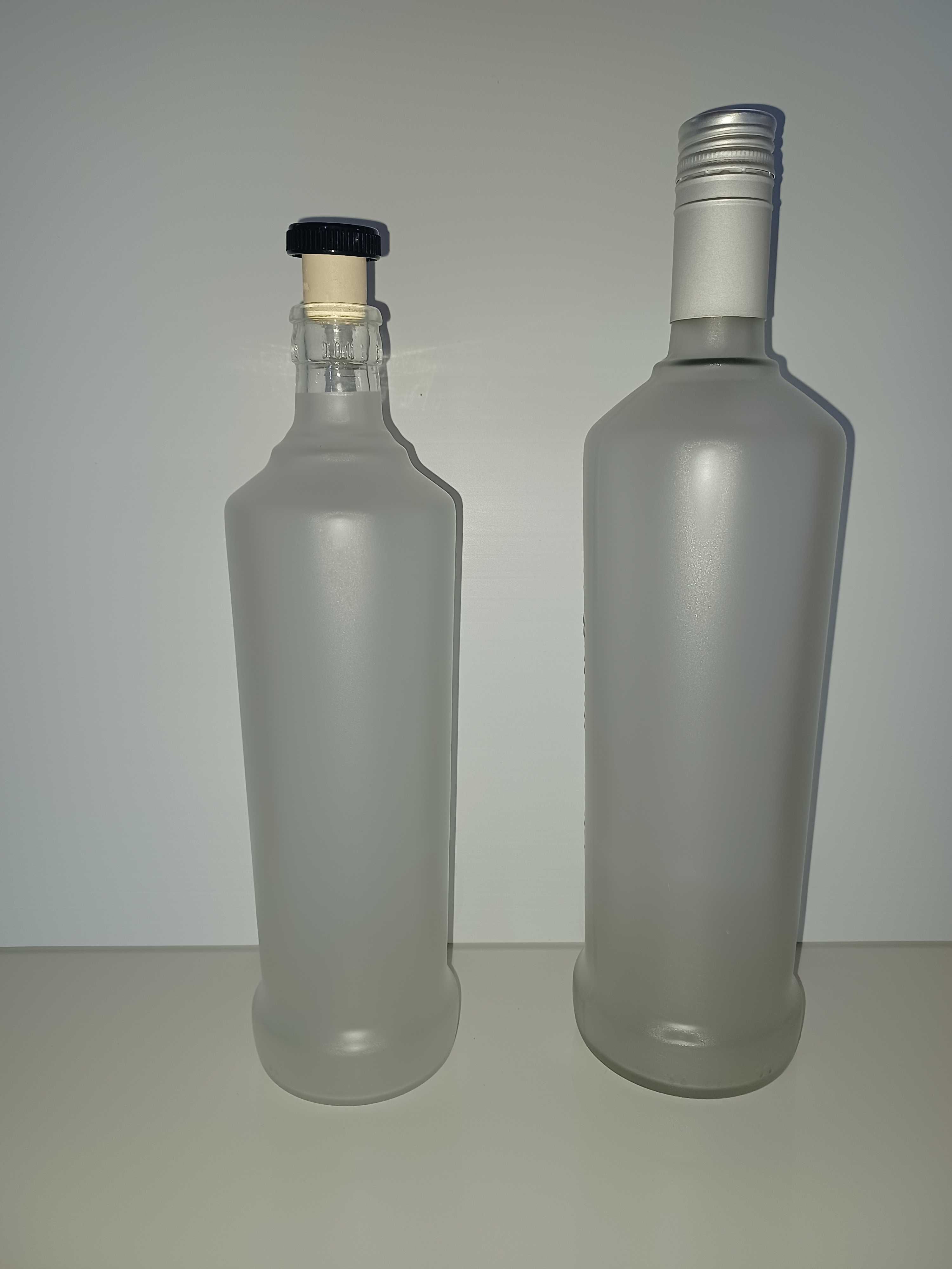 Матирани стъклени бутилки за ракия,вино, и др.