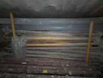 popi metalici galbeni. 3.4m  100-150 bucati. se dau toti impreuna