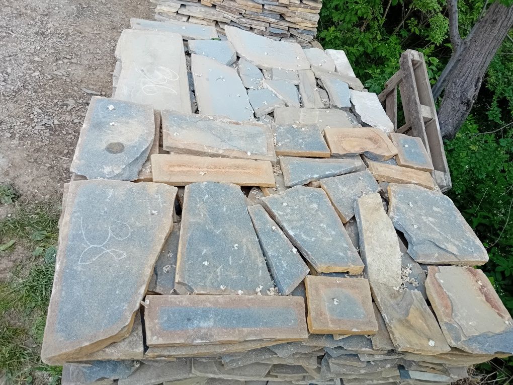 Vând piatra de munte naturala