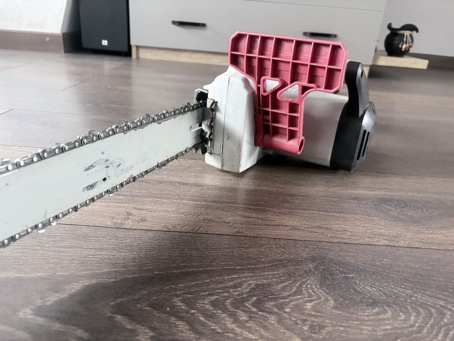 Fierastrau electric cu lant/ drujba