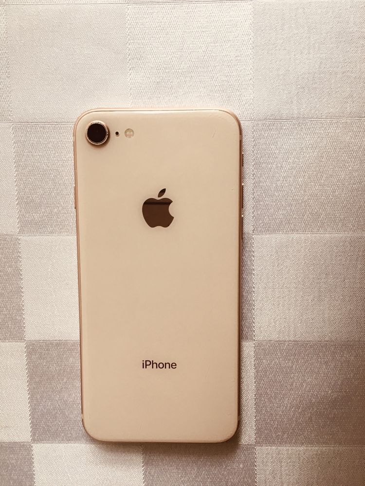 Apple iPhone 8 Б/У ideal