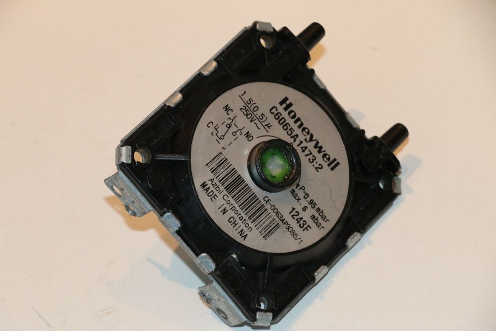 Presostat de aer HoneyWell 0.95 mbar, C6065A1473:2 centrala Motan
