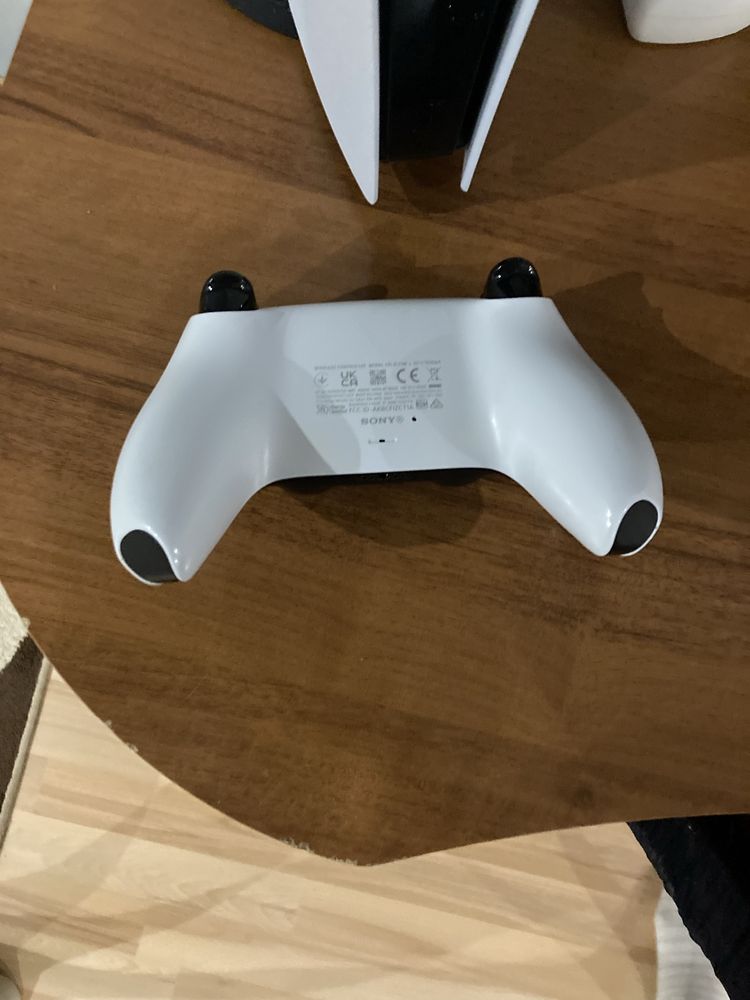 Продавам ps 5  600 лв‼️‼️‼️