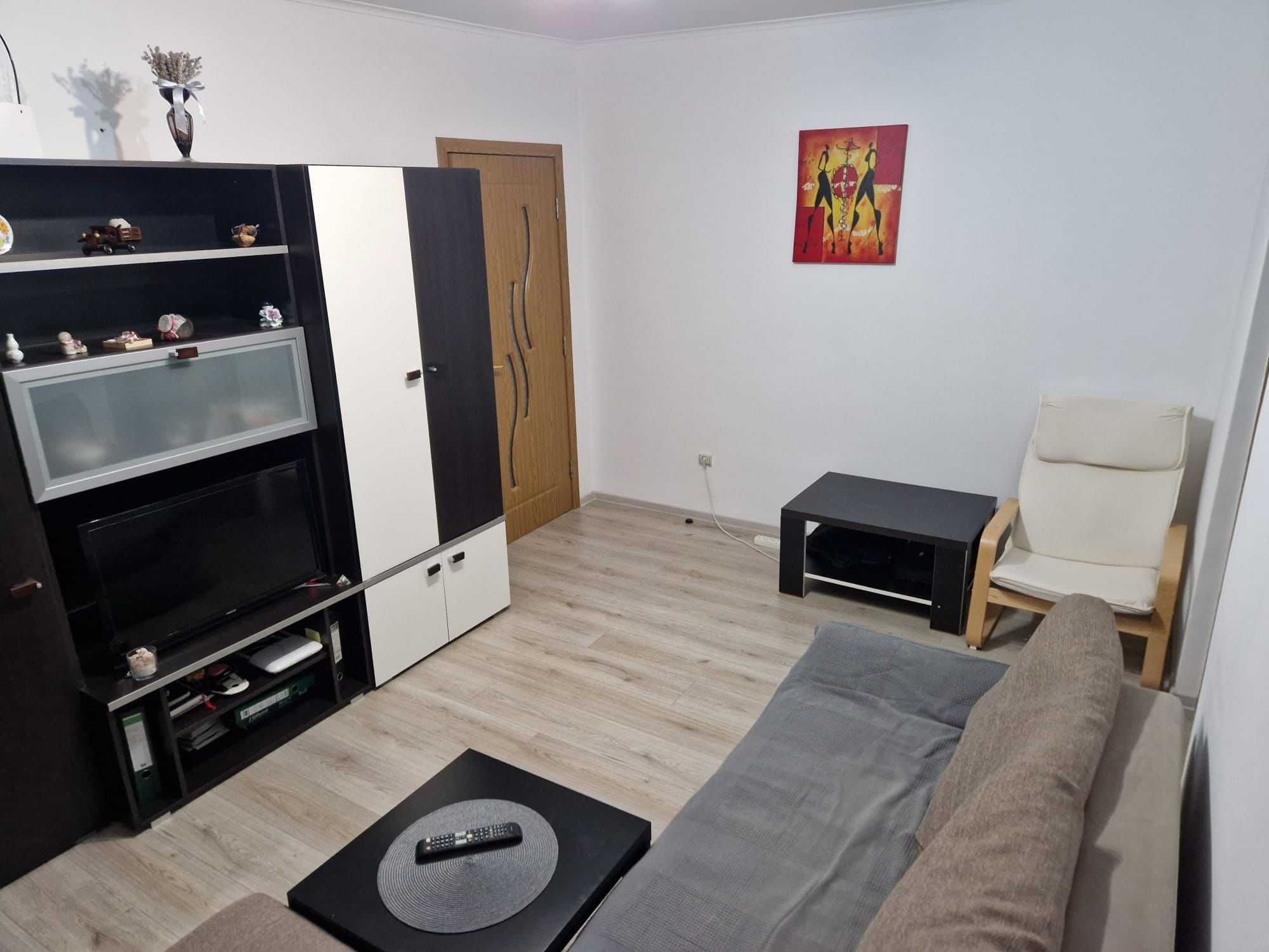 Apartament de vânzare 2 camere, central Oltenița, semidecomandat