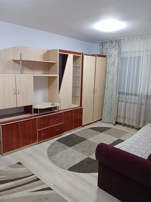 Vand apartament,urgent