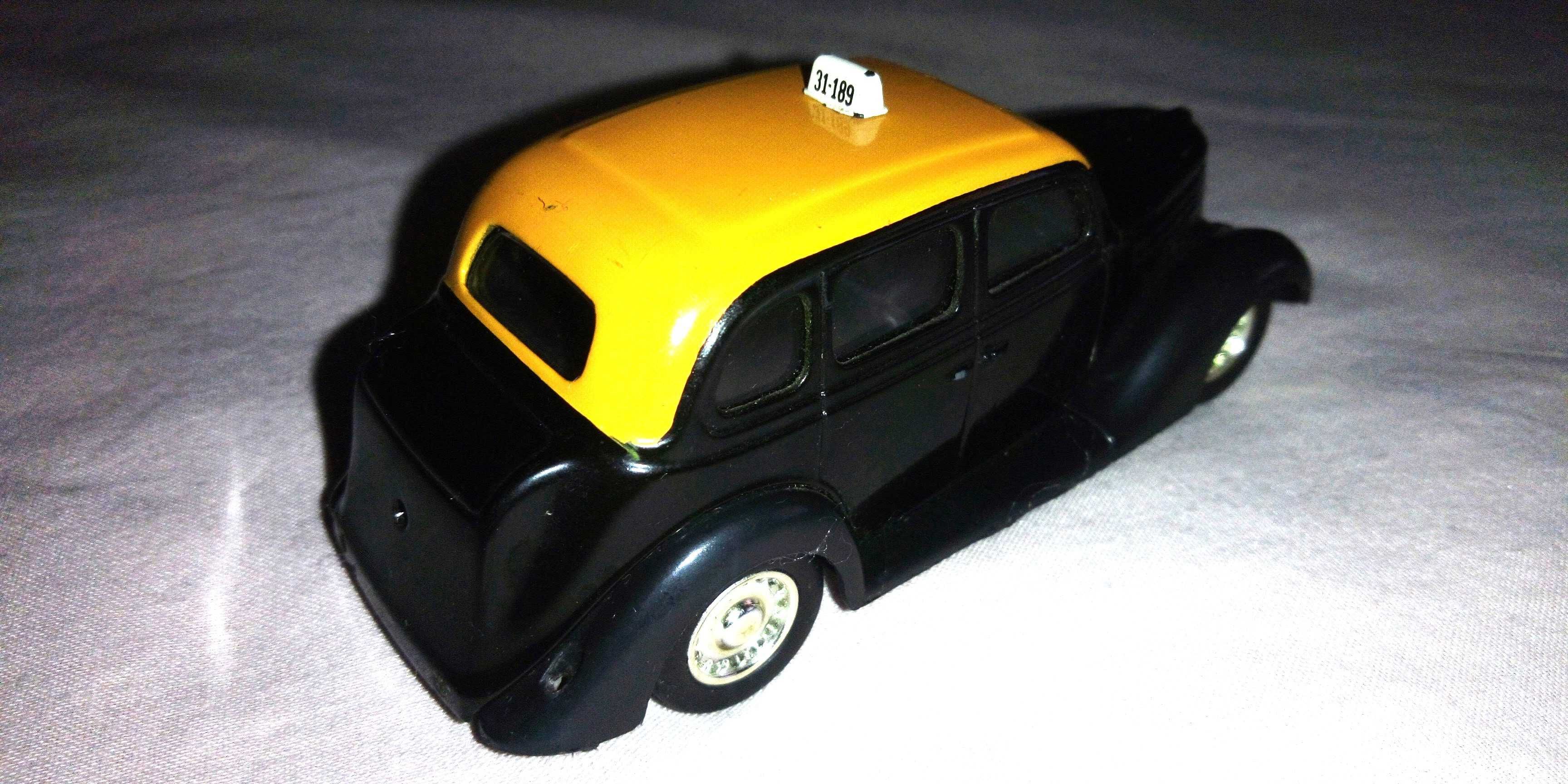 Метални колички AmerCOM 1:43