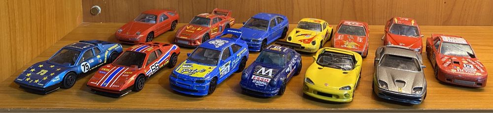 Метални колички Burago Italia