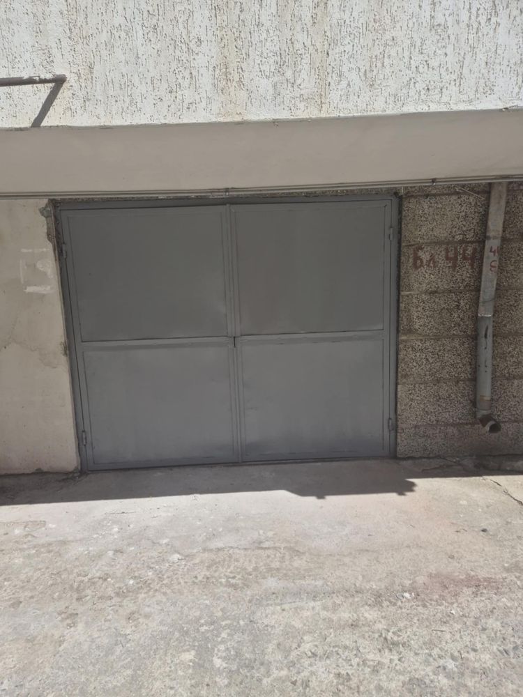 Продавам гараж ,гр Ямбол,ж-к Възраждане ,бл 44