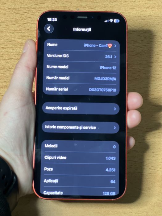 Iphone 12 arată bine telefonul mici urme se vede în poze ..!