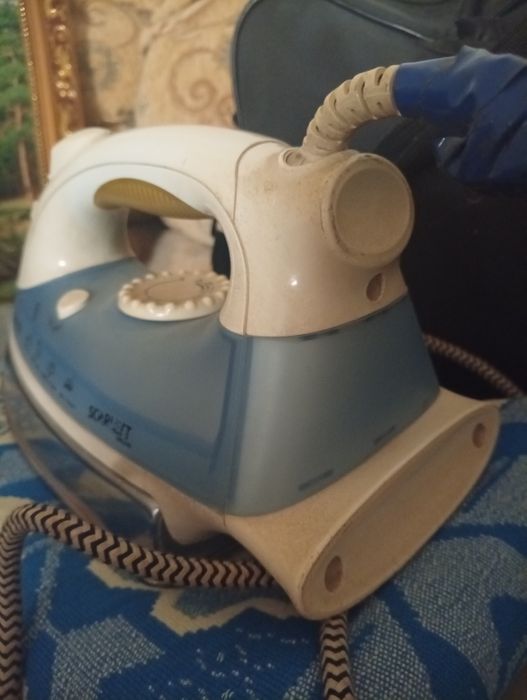 Продам паровой рабочий утюг Simon