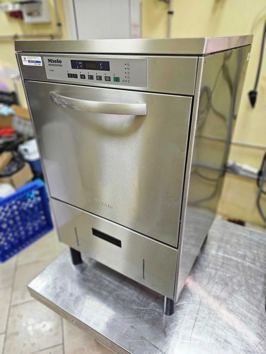 Професионална Съдомиялна машина Miele G8066 с 12 месеца гаранция