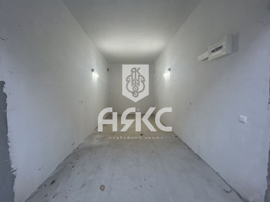 Гаражи под наем в кв. Малинова Долина