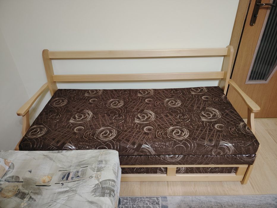 Разтегателен диван