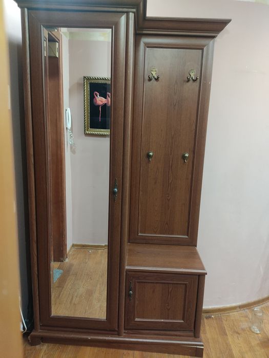 Шкаф б/у в прихожую