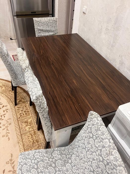 Продается стол кухонный со стульями 6 шт,