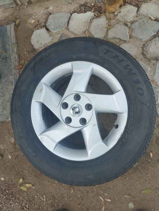 Продам запаску от Рено Дастер