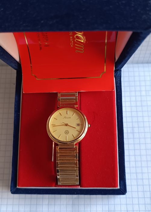 Часы кварцевые юбилейные от фирмы SAMSUNG