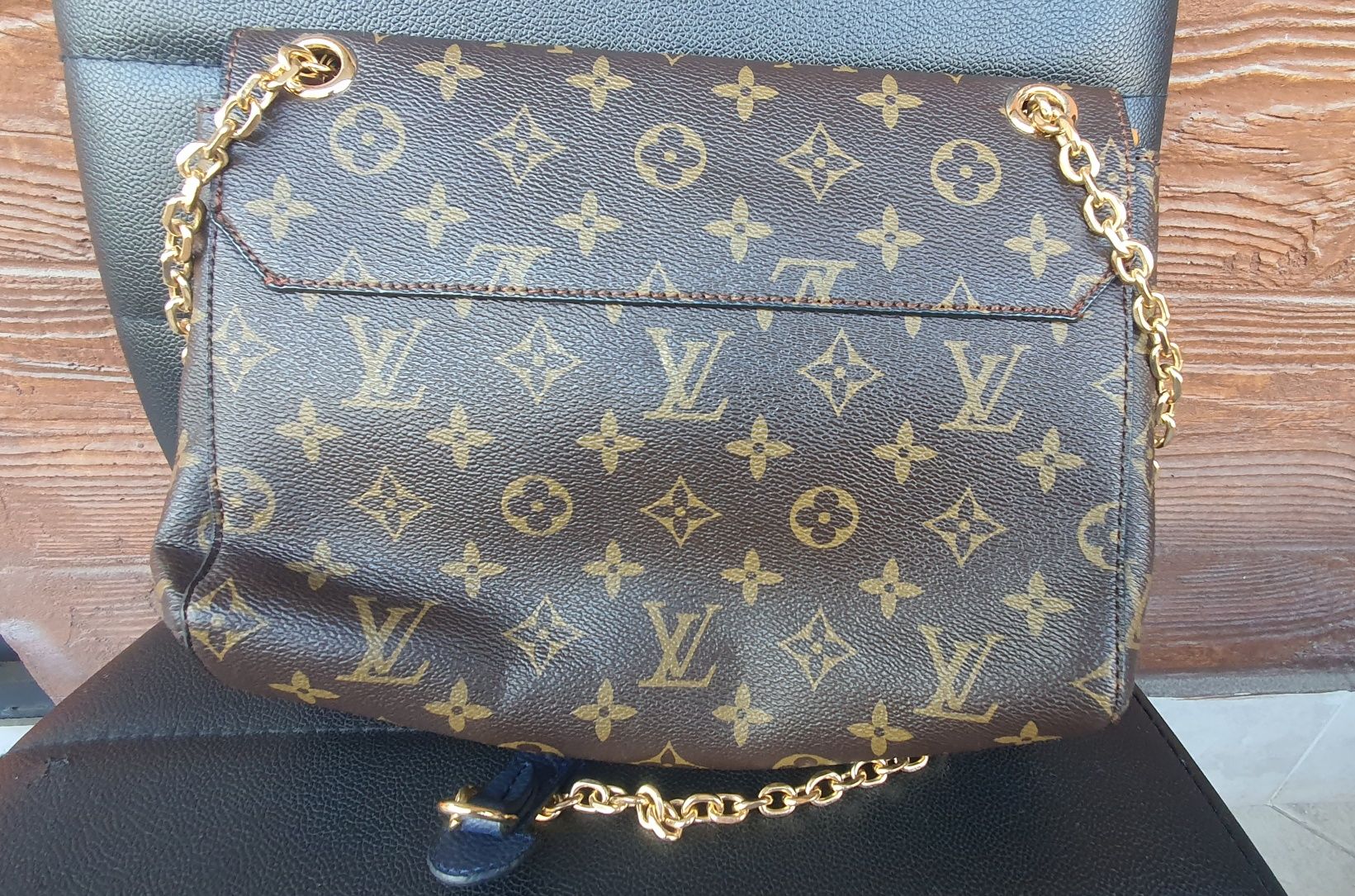 Луксозна дамска чанта Louis Vuitton