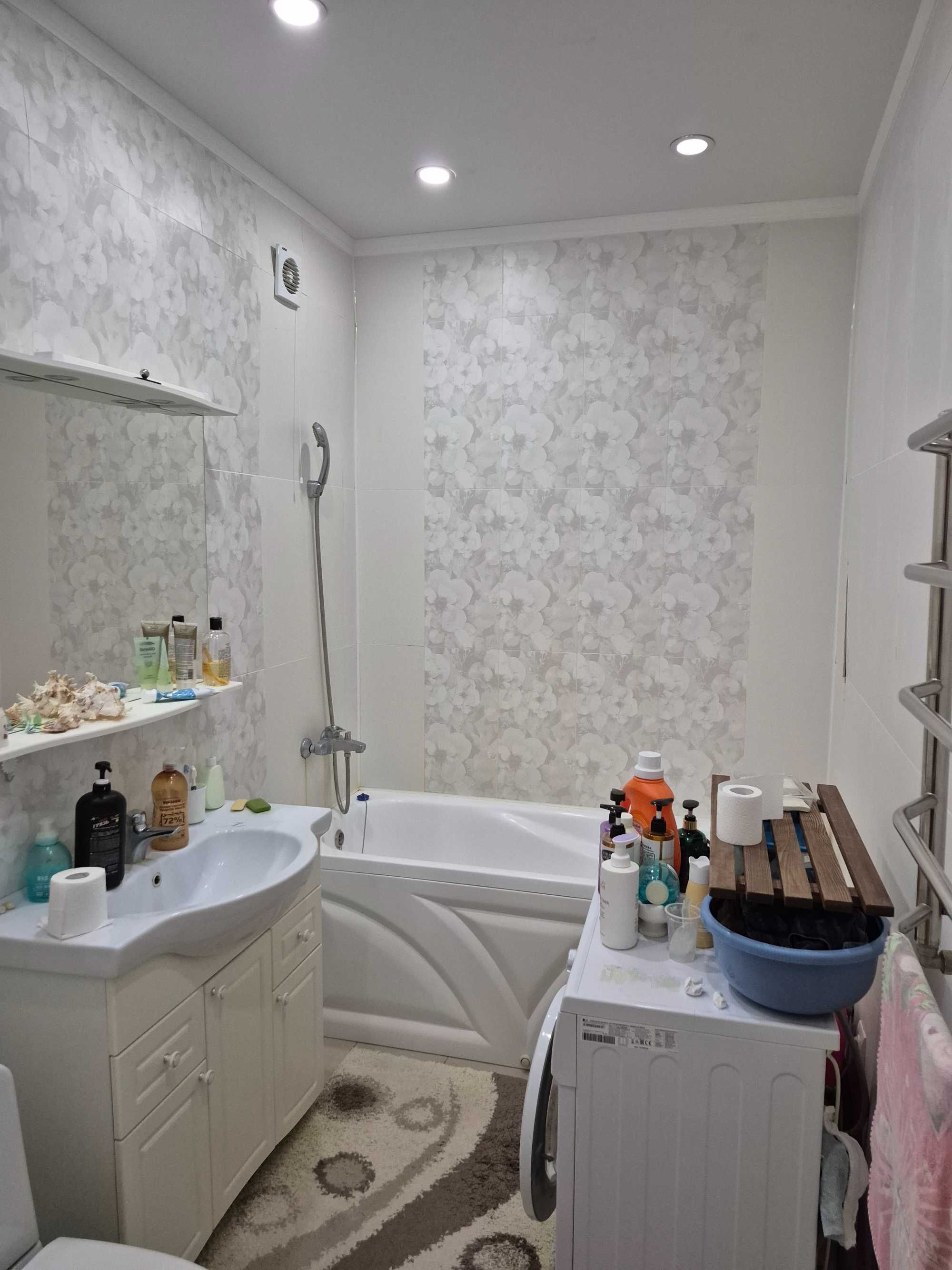 Продается 2 к.кв., общ. пл.91.2 кв.м, район мкр. Батыс-2(Алтын орда).