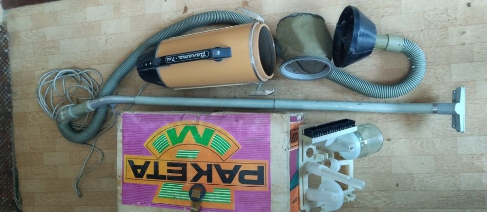 Прахосмукачки 2 бр.от 1974г