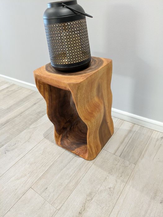 Masuta sau taburet lemn de suar