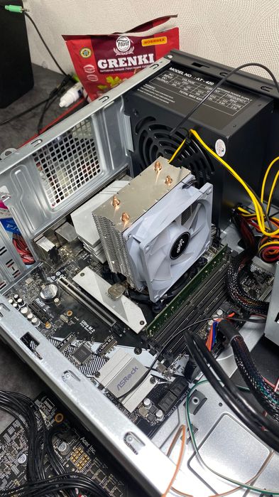 12 поточный intel Core i5 10400F 4.3
Ghz 6 ядер + 4 слота В460М PRO4