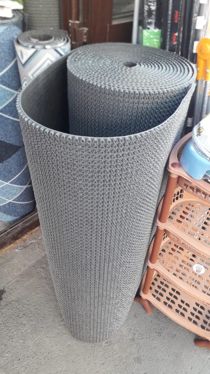Щетинистое коврик,колючка прорезиненные рулон 0.9×15м