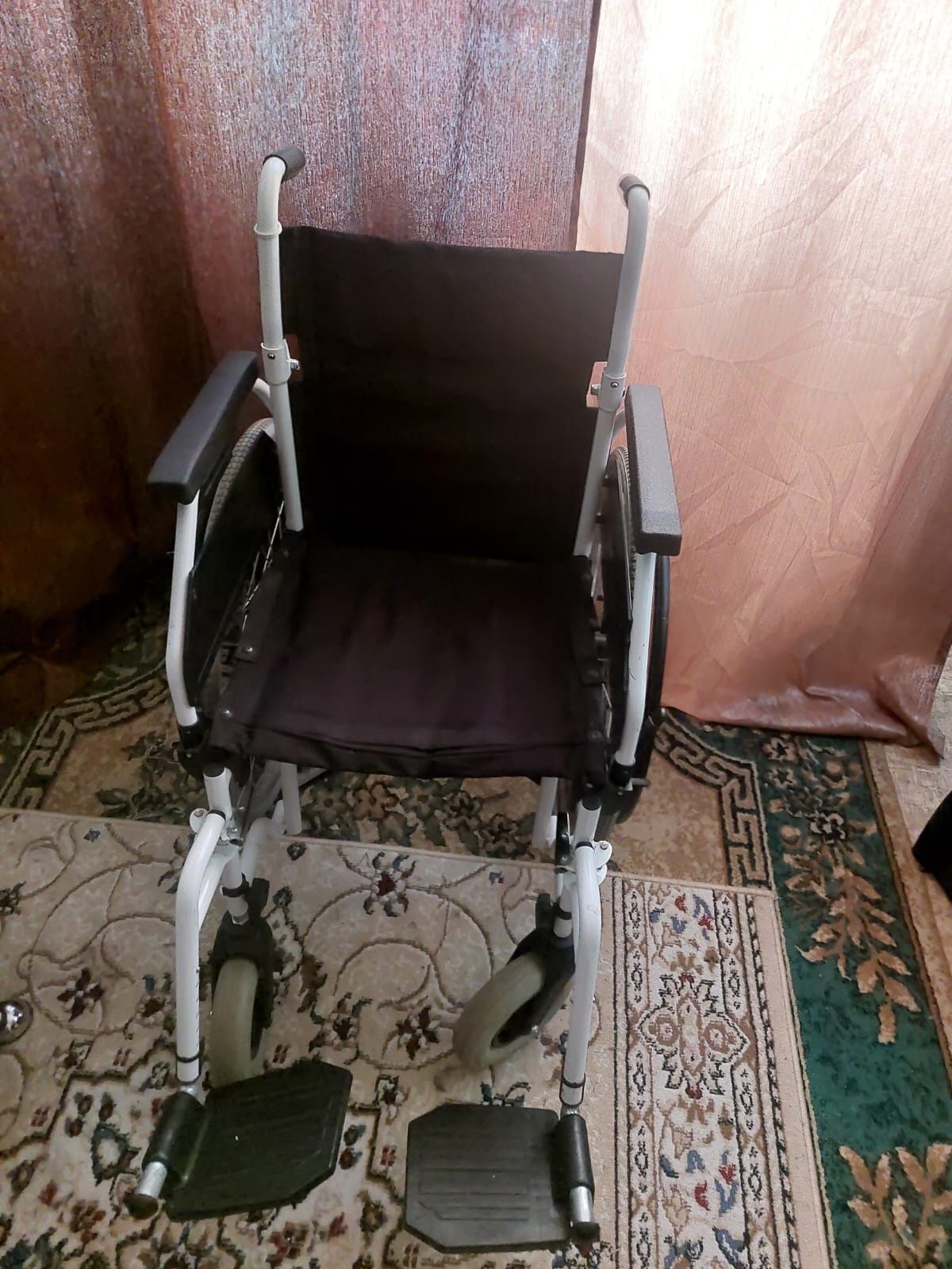 Продам инвалидную коляску,в хорошем состоянии,Астана.