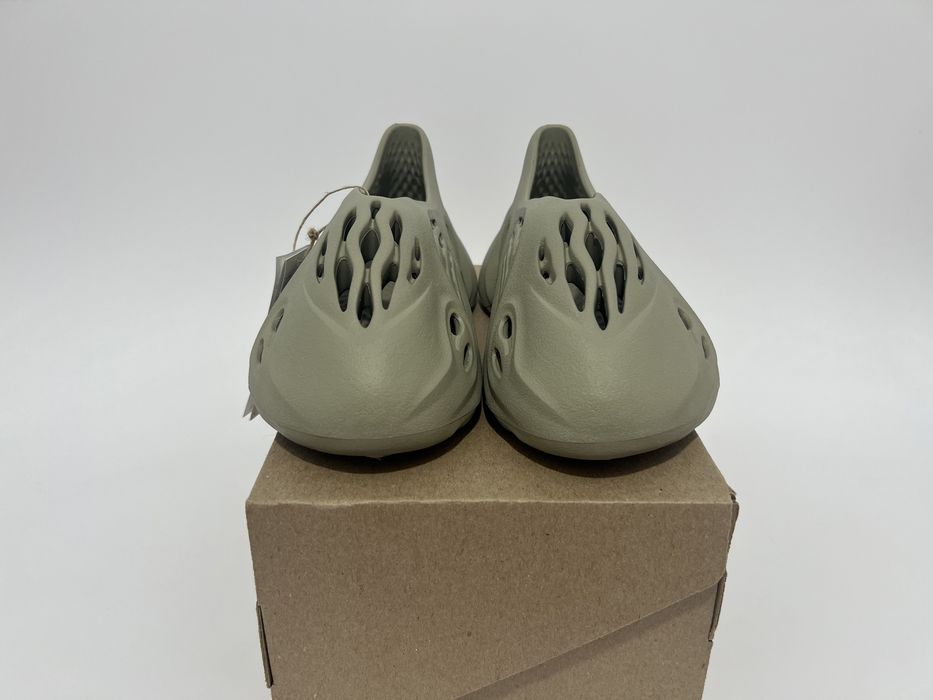 Yeezy foam runner stone salt ( travis , nike , jordan nike dunk rick)