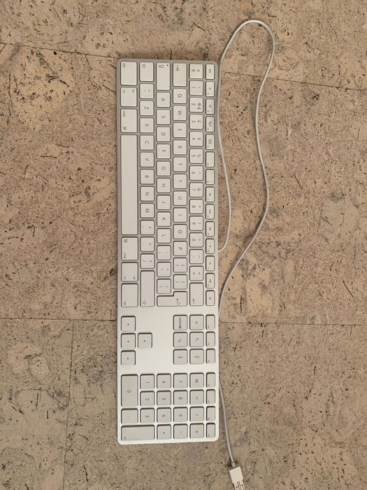 Оригинална Apple клавиатура