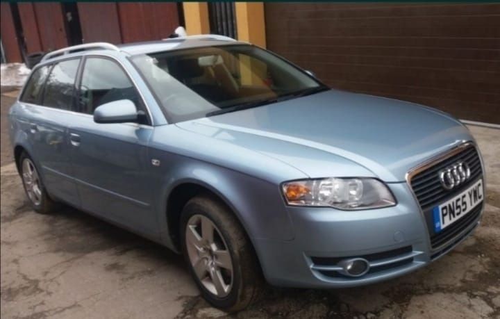 Bara spate originala audi a4 b7 break cu gauri pentru senzori LY5J