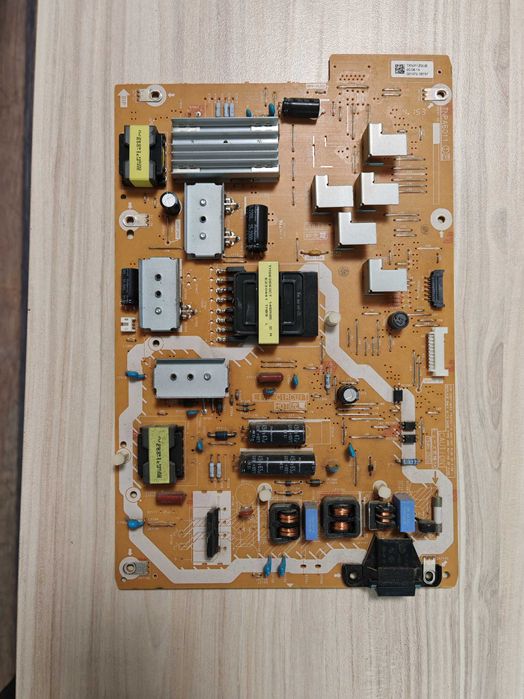 Продавам резервни части за телевизор Philips TX-42AS650E