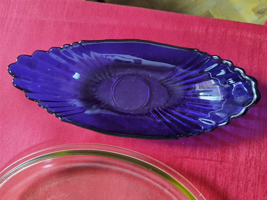 Продавам елипсовидни чинии