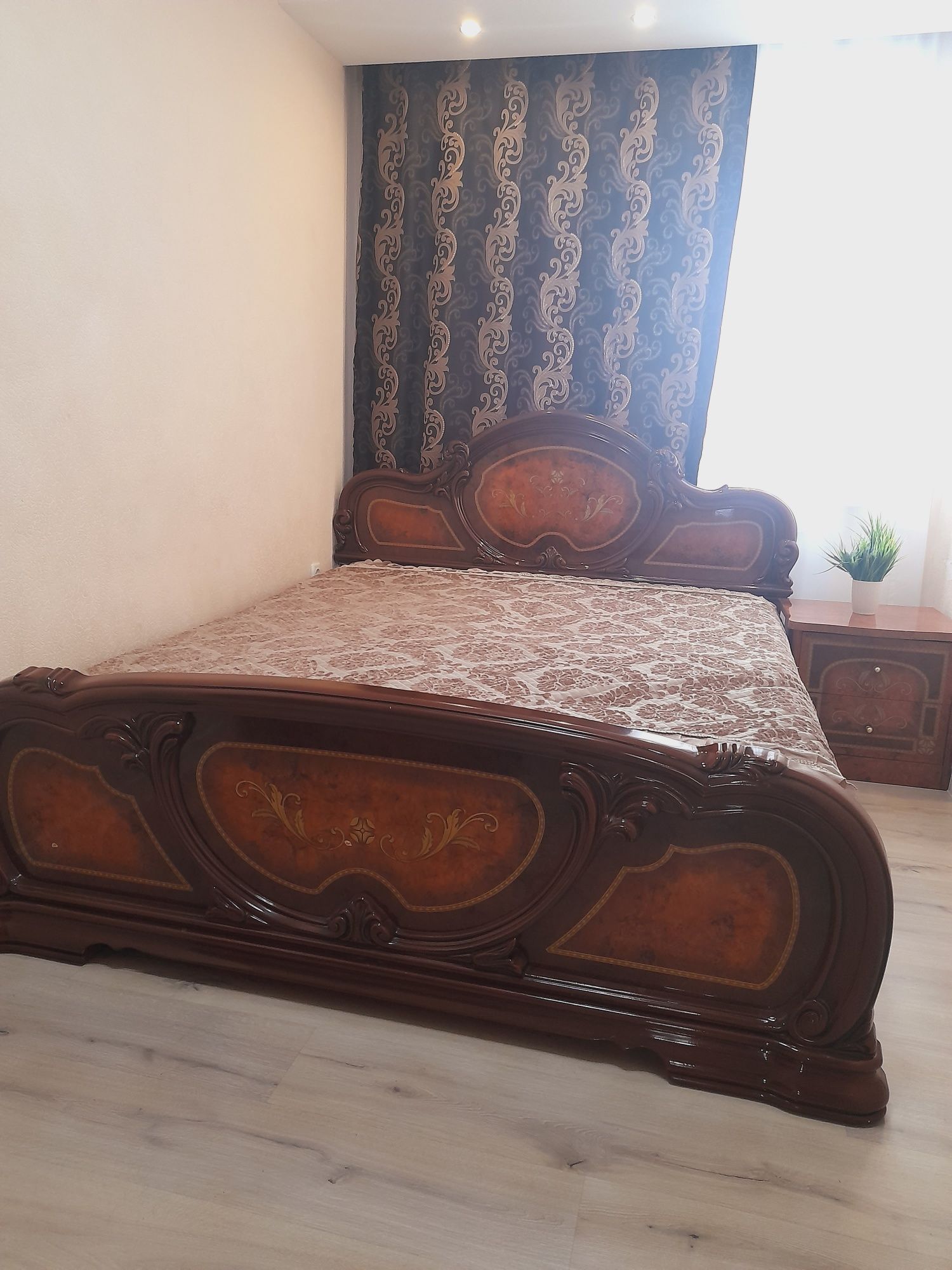 Продам двухместную кровать фирмы Шатура