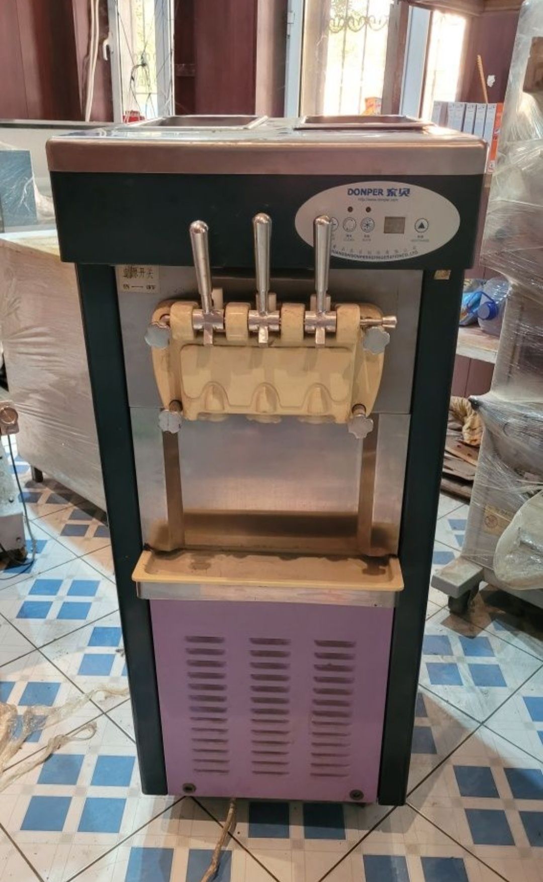 Продаю фрезер 220 в