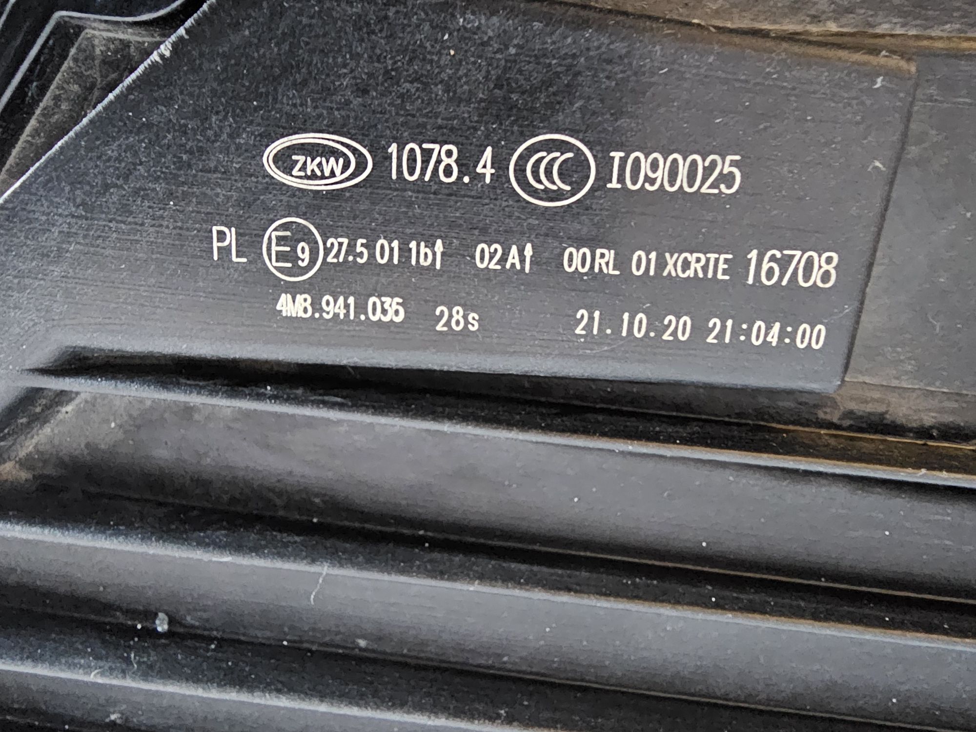 Far dreapta led matrix Audi Q8 cod 4M8941036