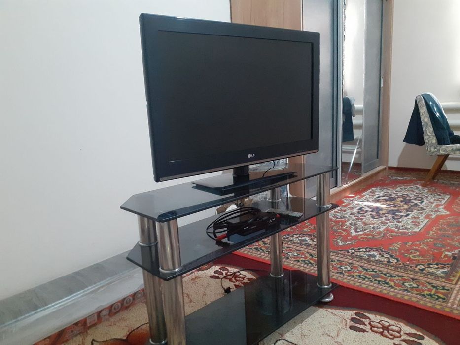 Телевизор+ Подставка+Тюнер, сатылады