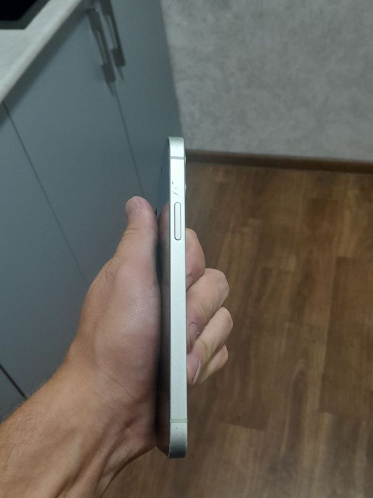 iphone 12 128GB holati yahshi 78 radnoy zeloniy karobkasi yoq