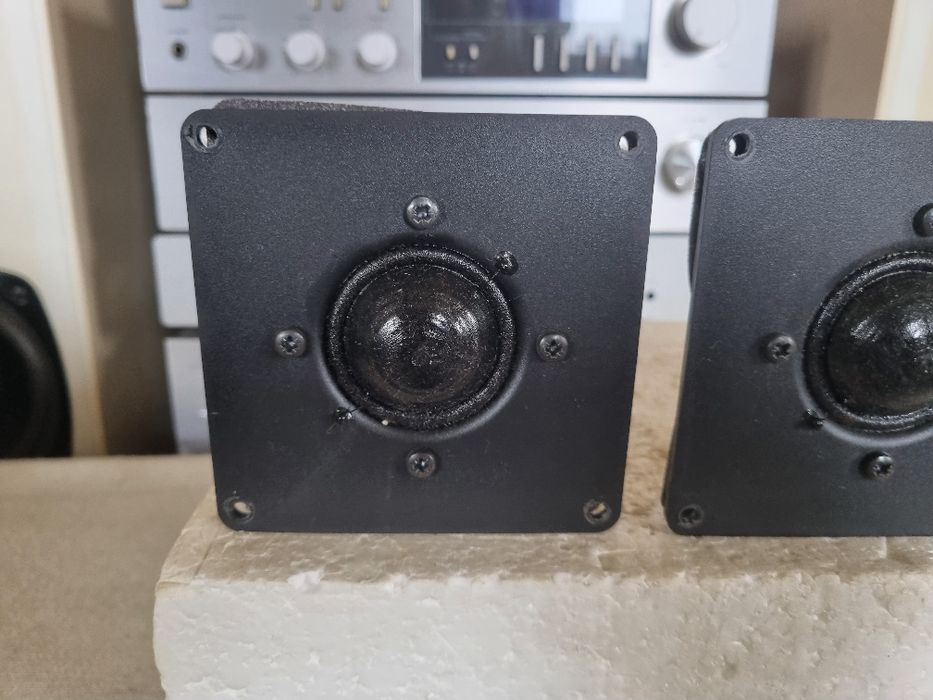 Set Difuzoare Medii Grundig. 7 ohms, 40 watts, 11x11 cm. Impecabile