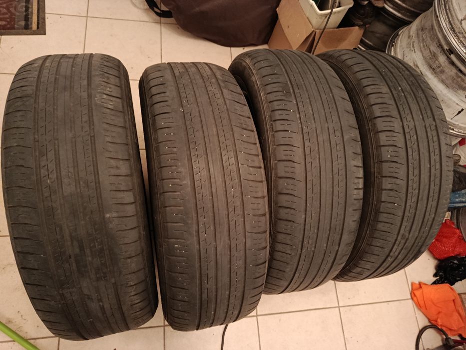 Dunlop 225 60 R18