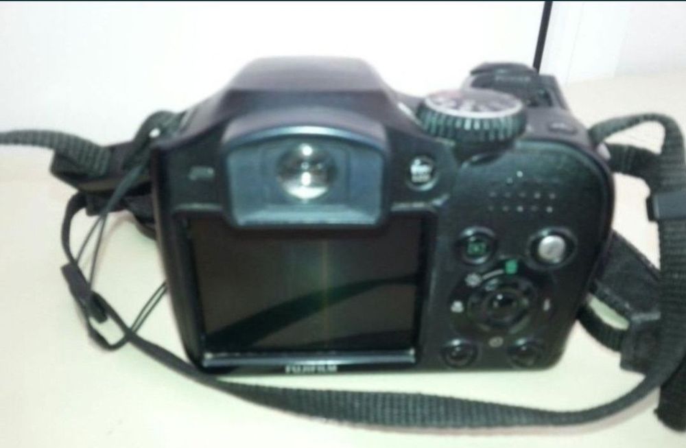 camera foto Fujifilm 5700 funcțională, stare buna

Vand Fujifilm Finep