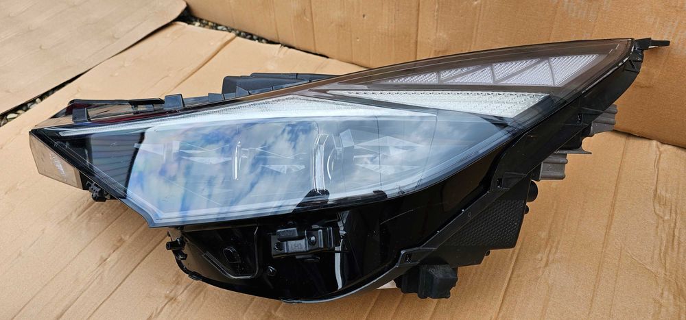 Far stanga Led Xenon Complet Hyundai Elantra 2021 2022 2023